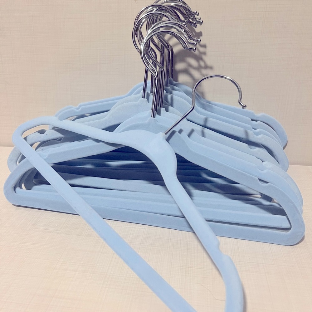 🧸10 Baby Sized Clothes Hangers
